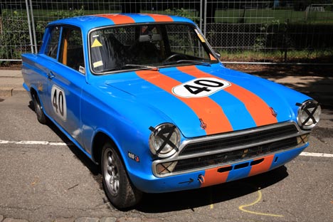 En Ford Cortina i flotte farver.
(Foto: Motorsporten.dk)